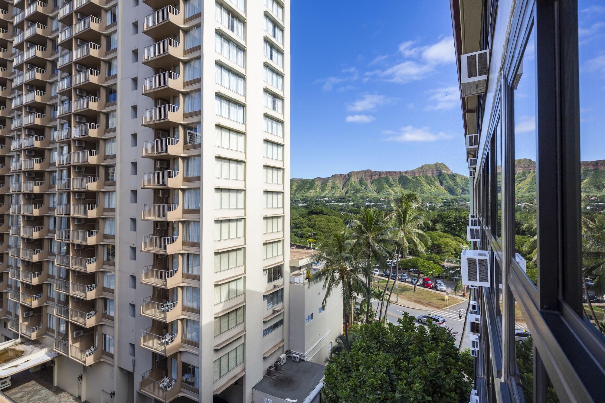 Отель Castle At Waikiki Grand Гонолулу Экстерьер фото