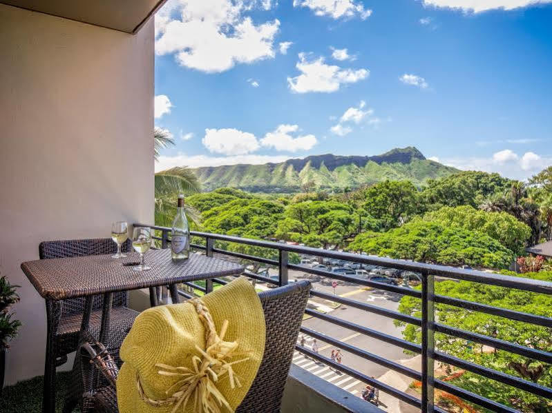 Отель Castle At Waikiki Grand Гонолулу Экстерьер фото